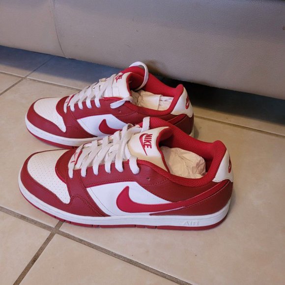 NIKE LOW TOP SHOES - Picture 3 of 5